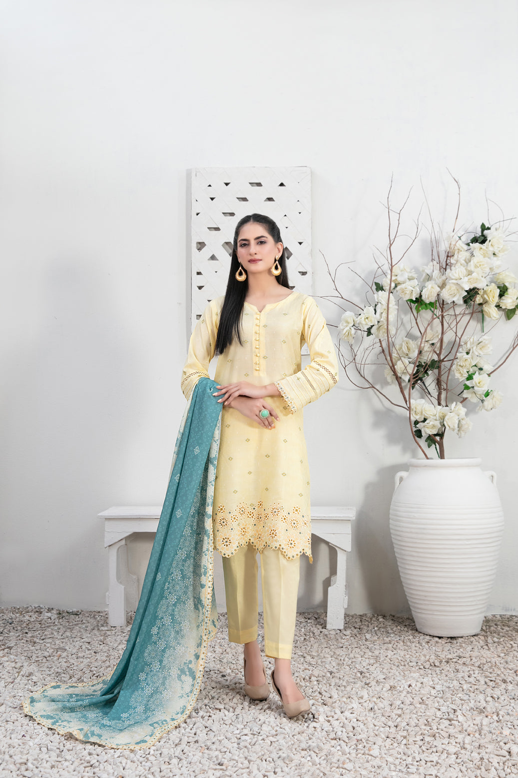 TAWAKKAL FABRICS - 3 PIECE EMBROIDERED LAWN SUIT - YELLOW (PRET)