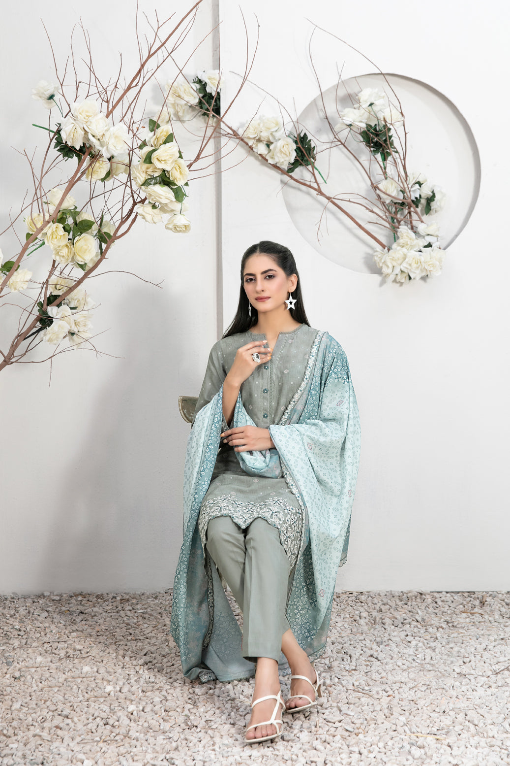 TAWAKKAL FABRICS - 3 PIECE EMBROIDERED LAWN SUIT - GREY (PRET)