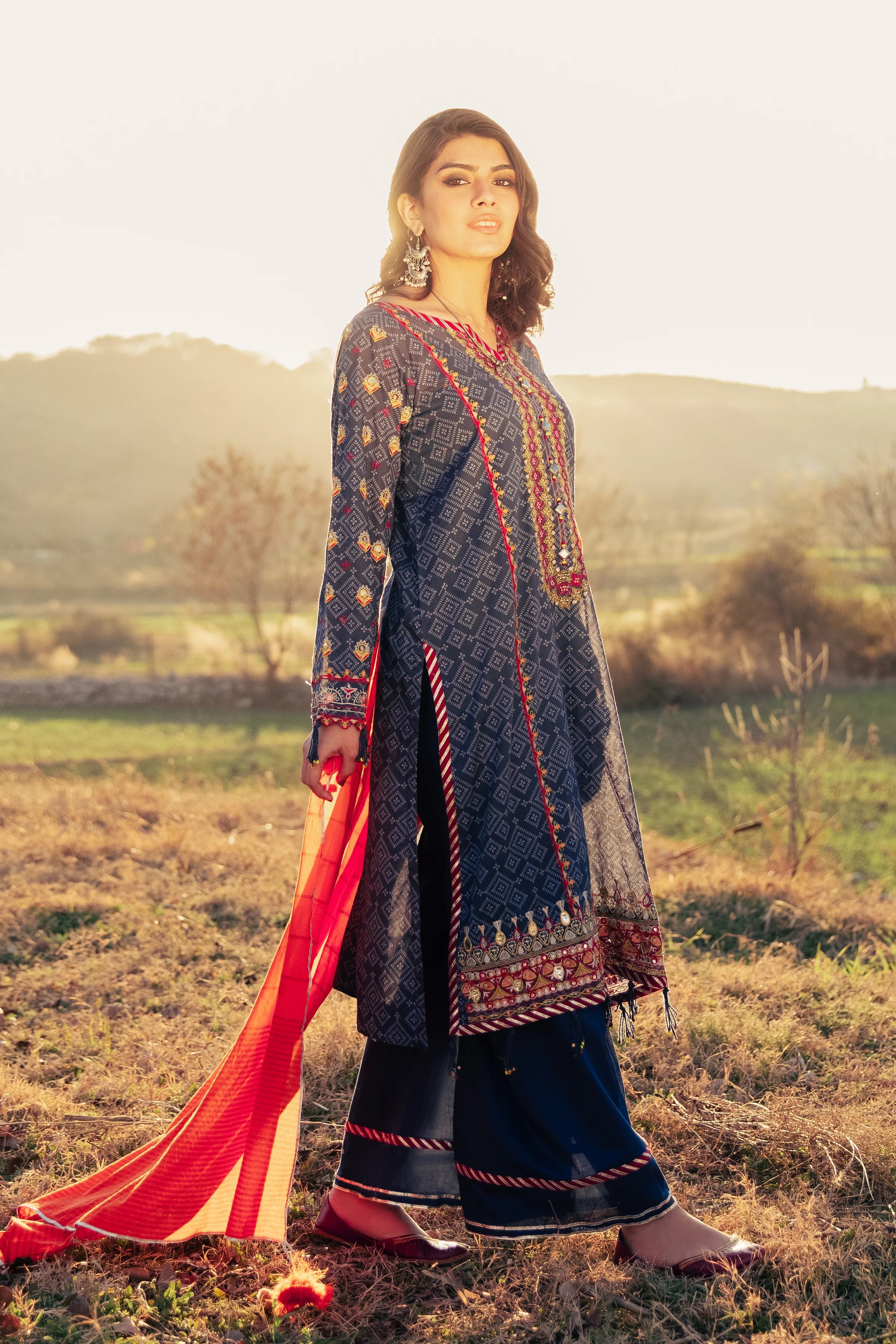 LSM LAKHANY 3 PIECE EMBROIDERED LAWN SUIT - BLUE (UNSTITCHED)