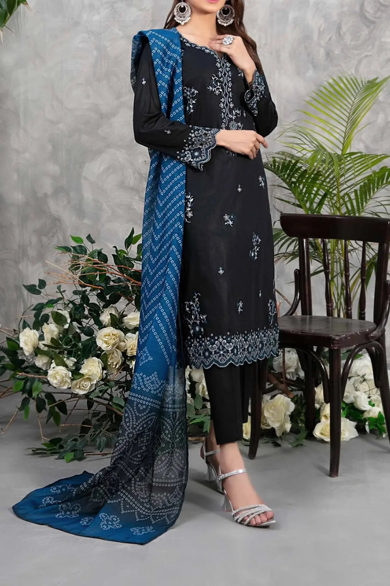 TAWAKKAL 3Pc Embroidered Lawn Suit - Black (PRET)