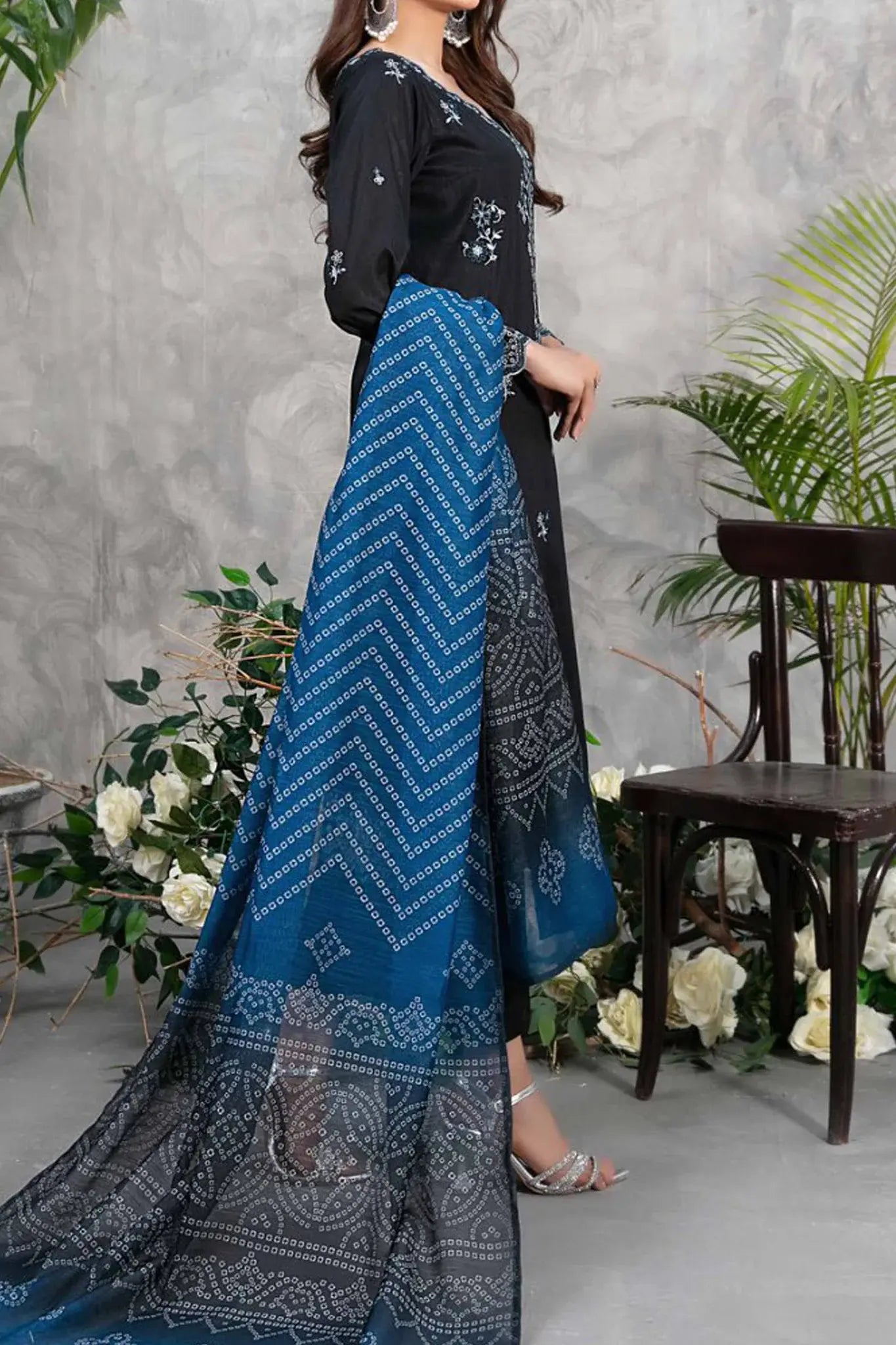 TAWAKKAL 3Pc Embroidered Lawn Suit - Black (PRET)